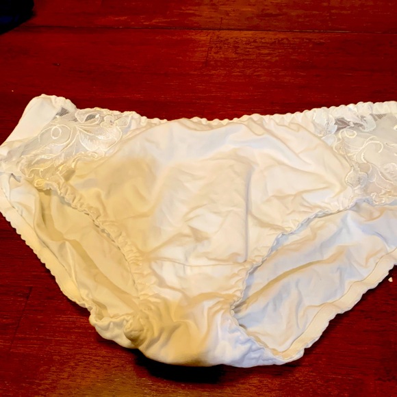 Elegant White Lace Women's Panties from Europe, new, cotton, no tags, size M